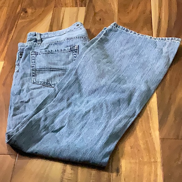 Authentic Signature Levi Strauss & Co. Light Blue Wash, Low Bootcut Jeans - Picture 2 of 8